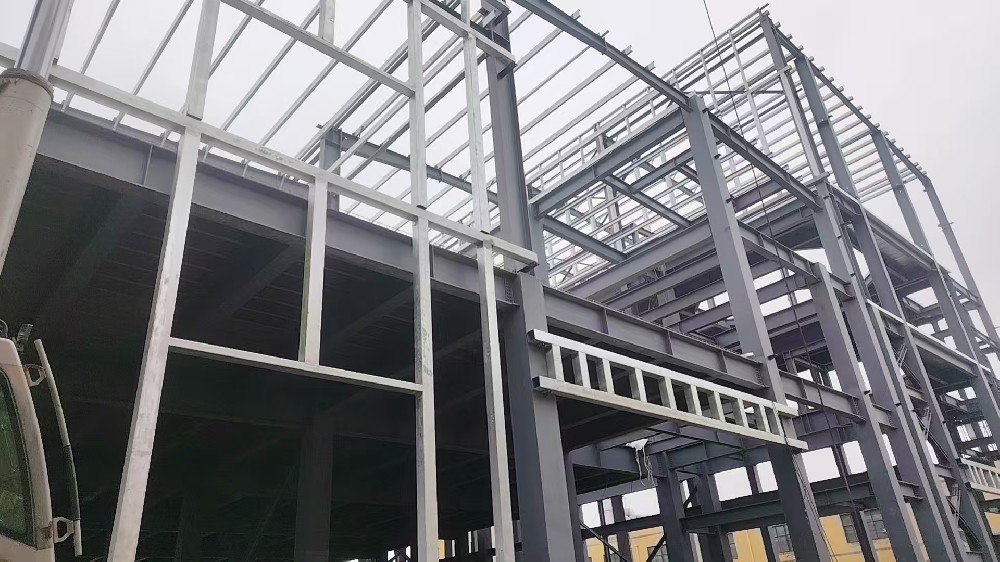 方管門梁-鋼結(jié)構(gòu)工程- 衡水廠房鋼結(jié)構(gòu)廠家_金鼎鋼構(gòu)_20年本地經(jīng)驗_加工安裝一站式