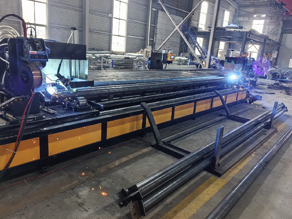 機械化高效率迭代更新，機器人焊接鋼系桿